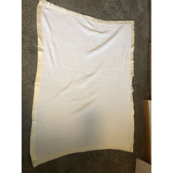 Vintage Baby Gordon All Season Thermal Blanket Cream with Satin Trim - Picture 8 of 13